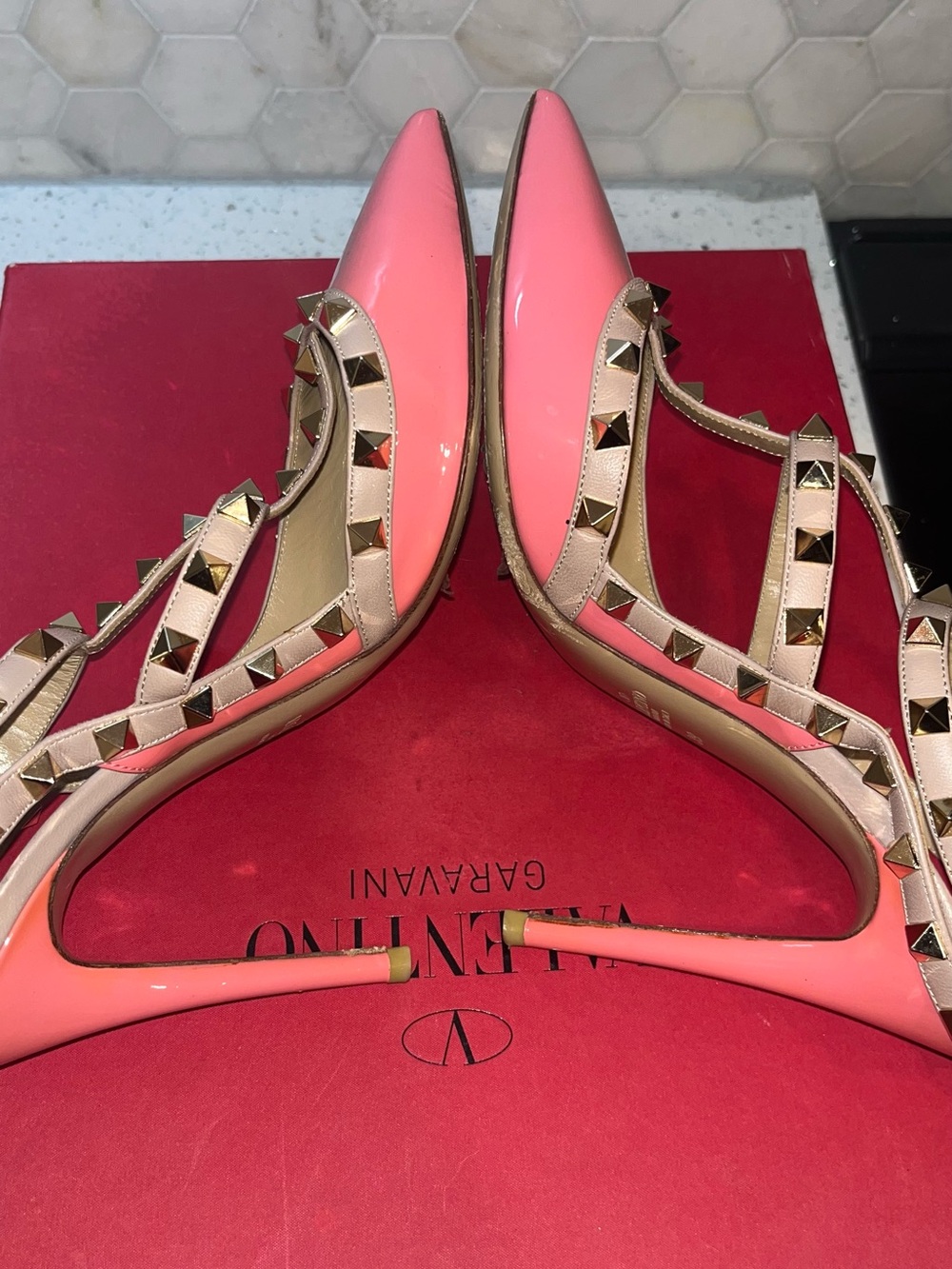 Valentino Garavani Pink Patent Leather Rockstud T-Strap Pumps - Picture 8 of 8